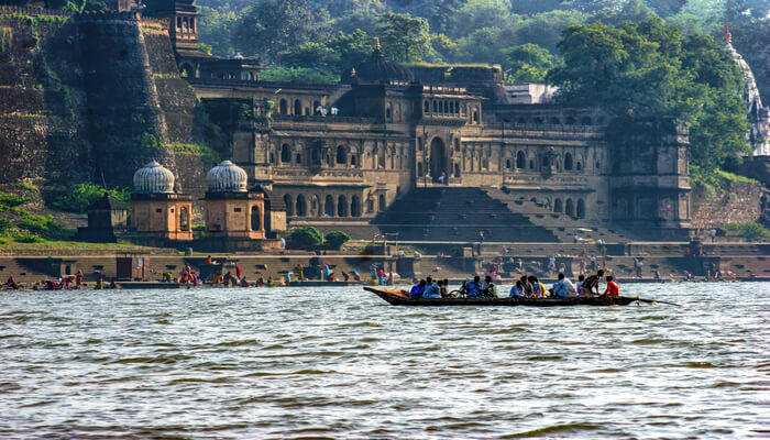 Top 5 Places to Visit Near Ujjain - Maheshwar